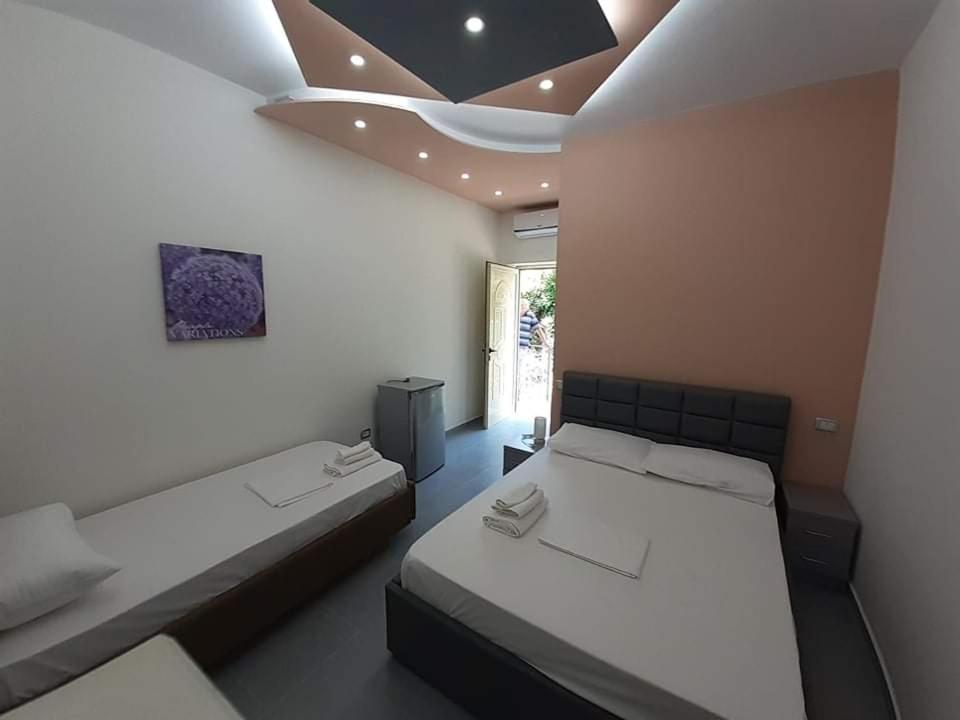 Bed and Breakfast Bluflest Dhërmi Exterior foto