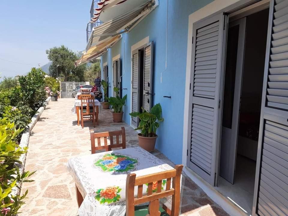 Bed and Breakfast Bluflest Dhërmi Zimmer foto