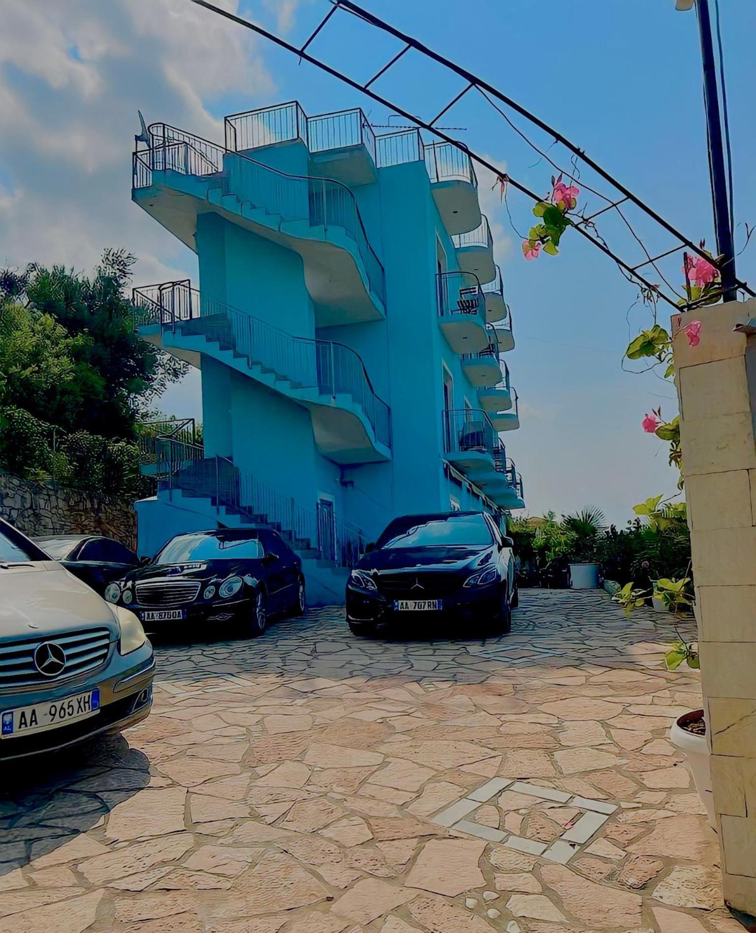 Bed and Breakfast Bluflest Dhërmi Exterior foto