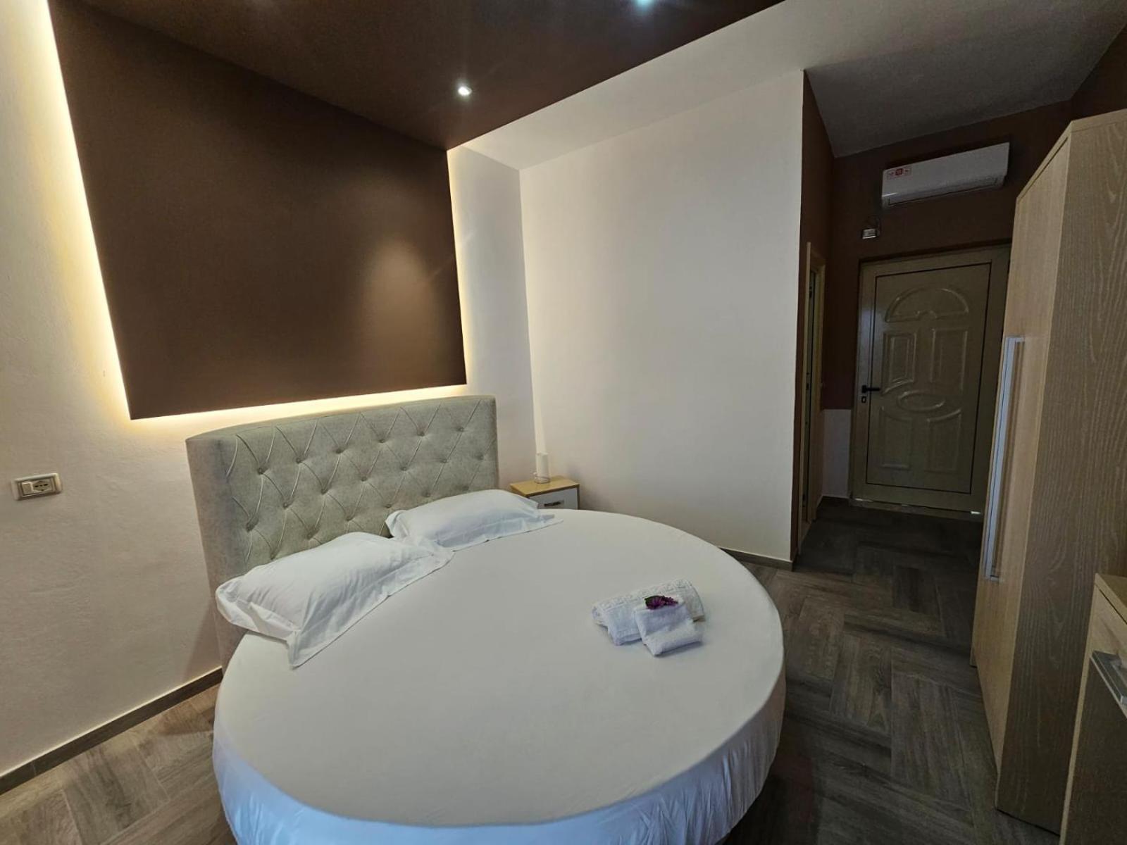 Bed and Breakfast Bluflest Dhërmi Exterior foto